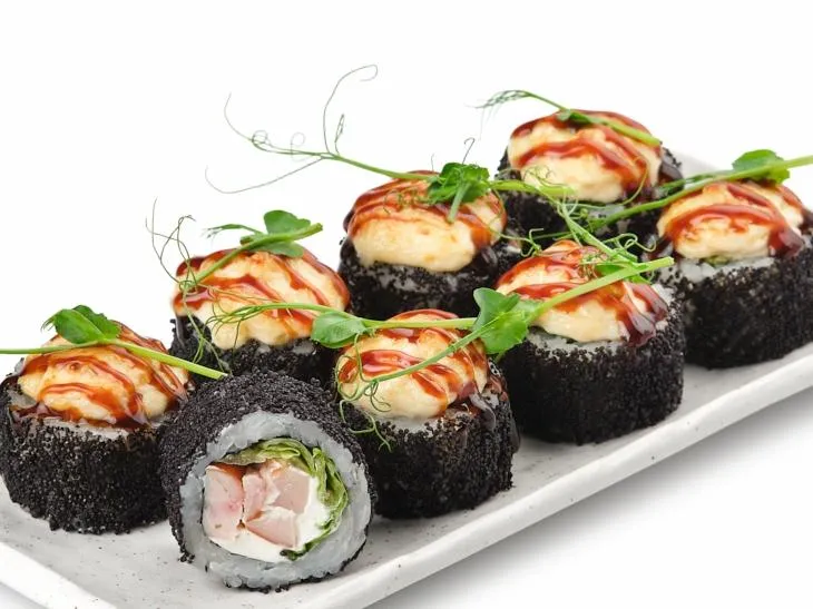 Запеченный с курицей и сулугуни